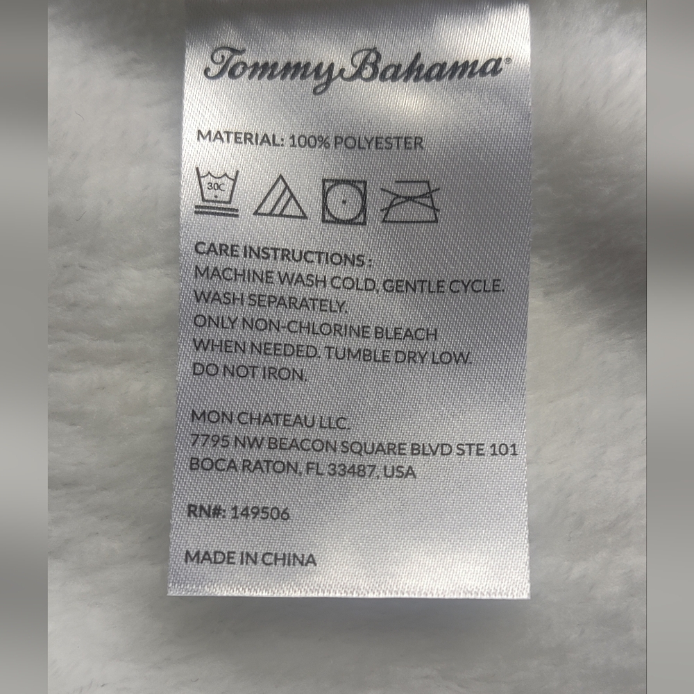 Tommy Bahama White and Blue Plush Robe - Picture 3 of 9